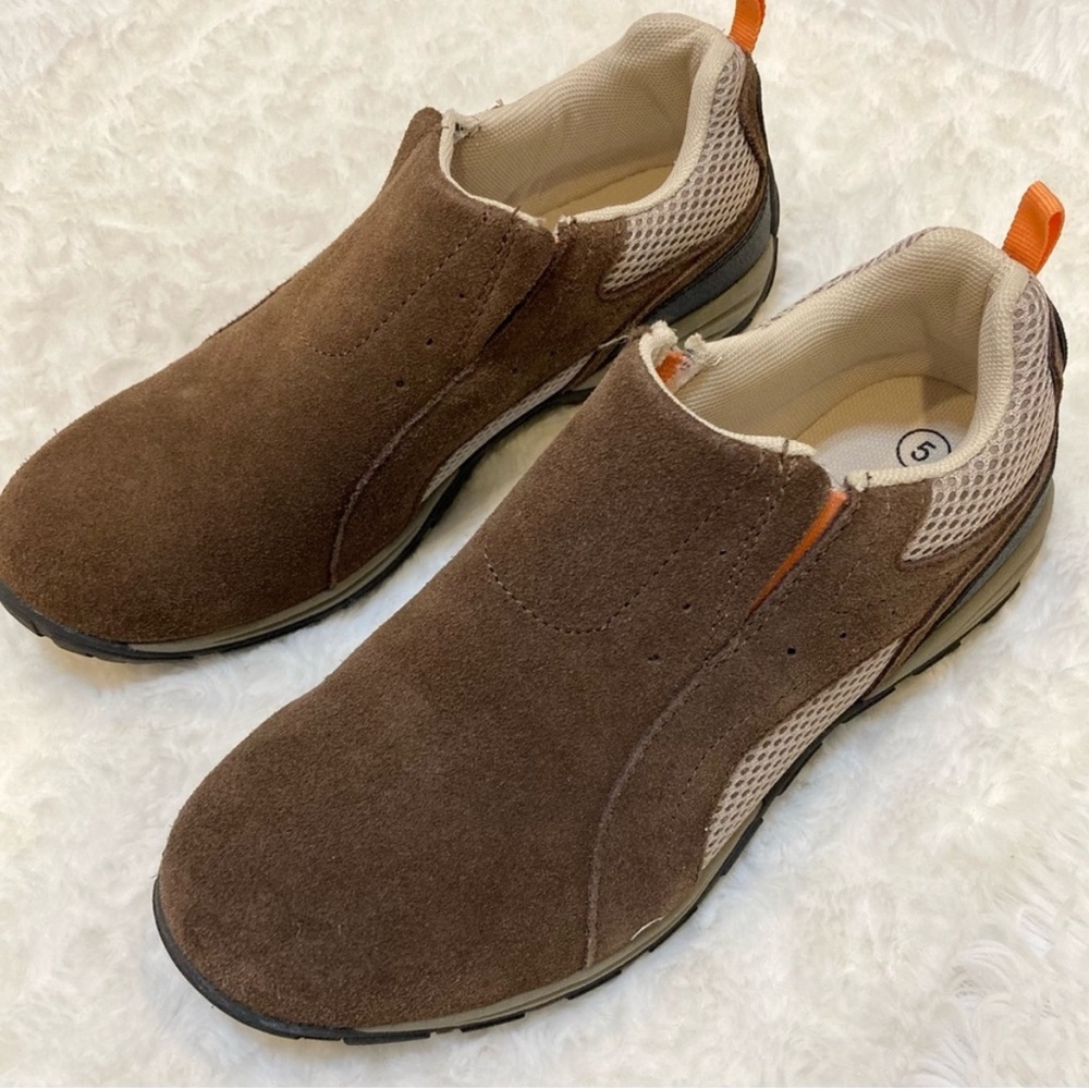 Cherokee Big Boys brown, tan & orange suede slip on sneakers Size 5